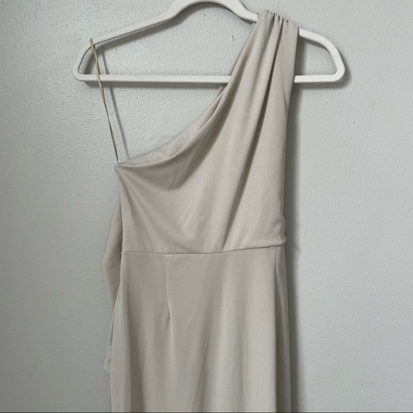 ASOS (4) One Shoulder Light Gray Dress with Tie Wrap - Picture 5 of 9